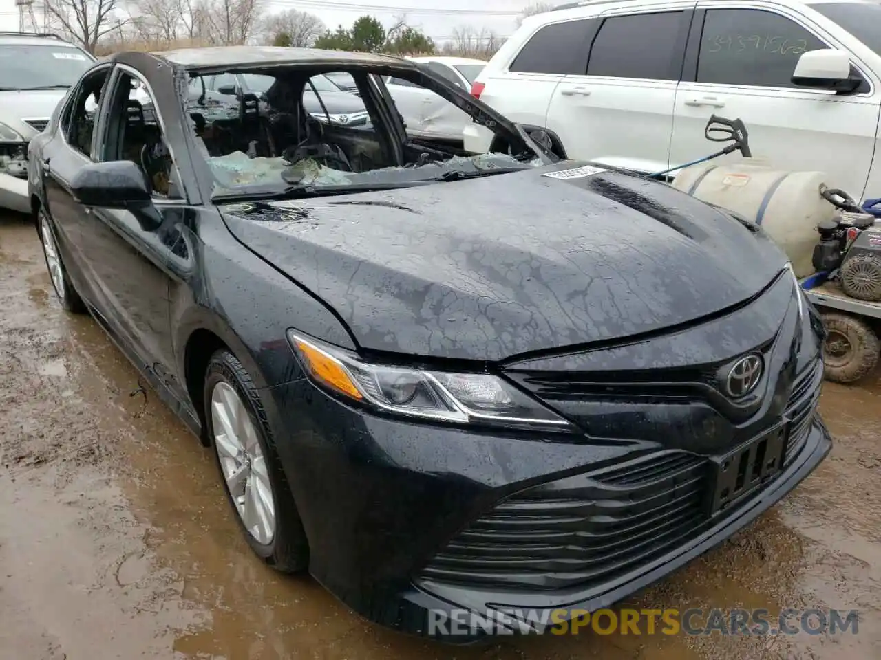 1 Photograph of a damaged car 4T1B11HK1KU747356 TOYOTA CAMRY 2019