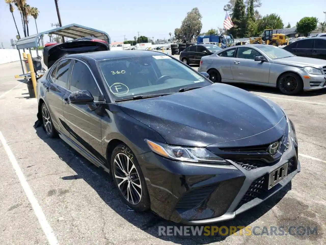 1 Photograph of a damaged car 4T1B11HK1KU747504 TOYOTA CAMRY 2019