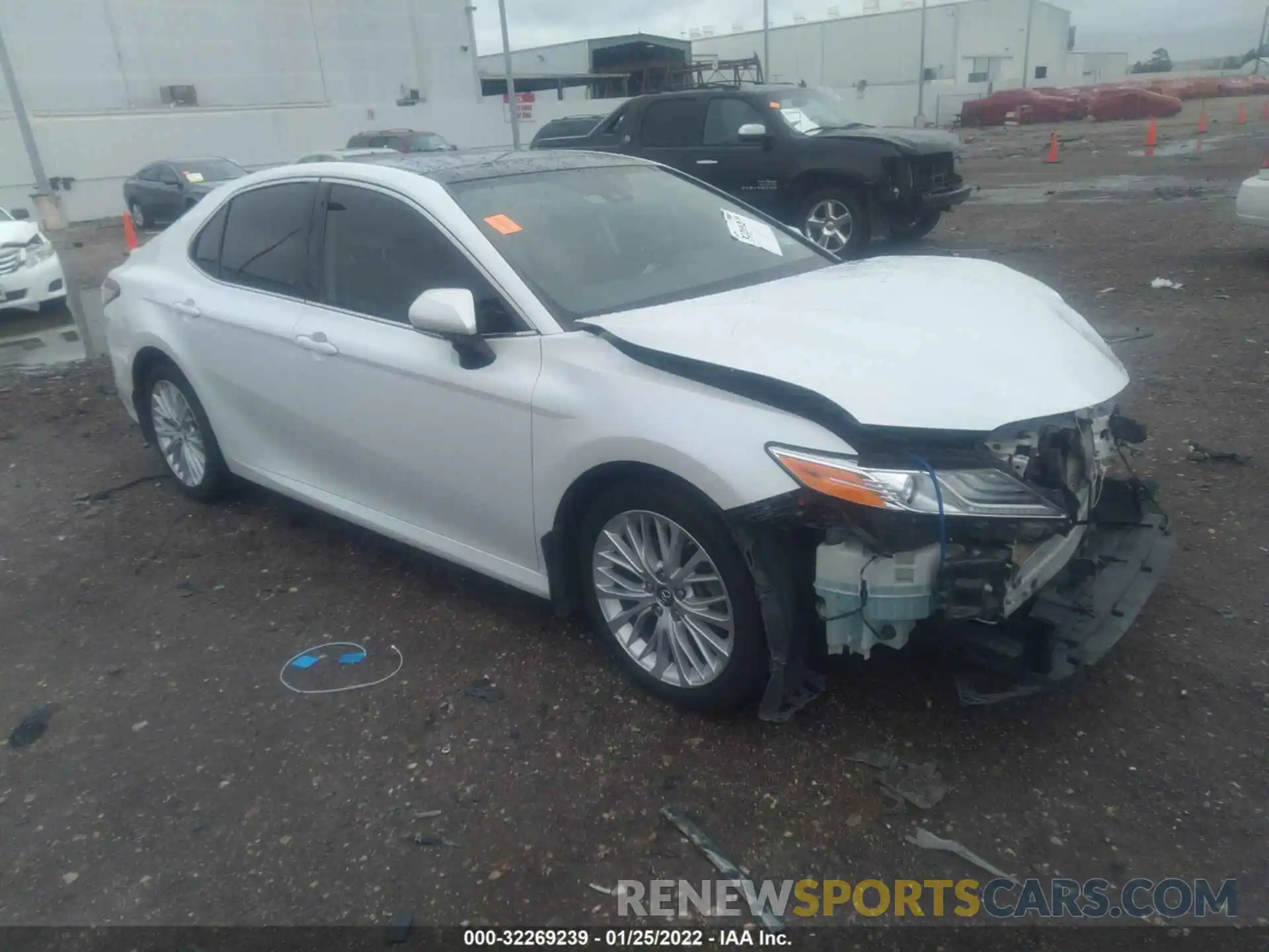 1 Photograph of a damaged car 4T1B11HK1KU749317 TOYOTA CAMRY 2019