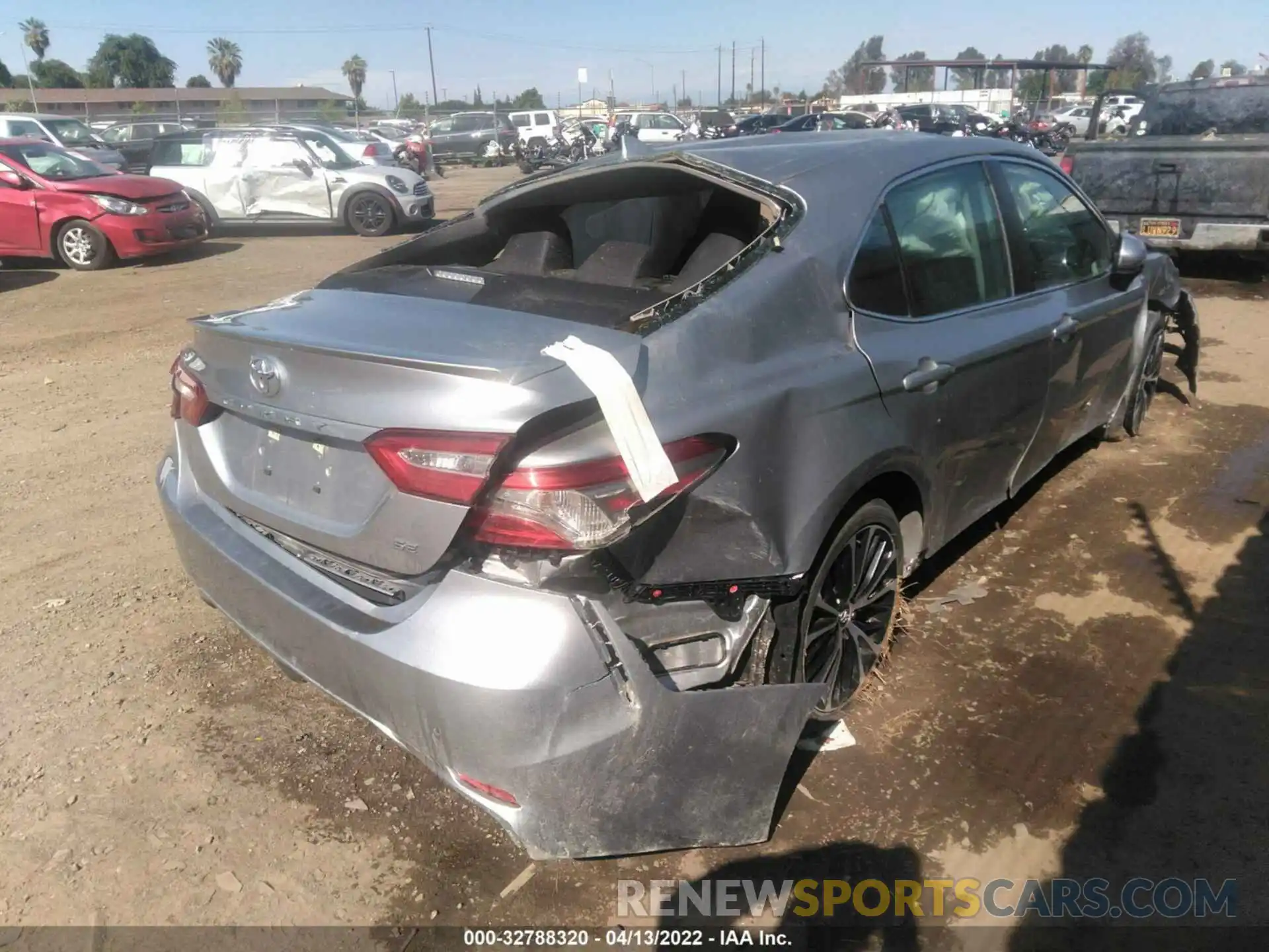 4 Photograph of a damaged car 4T1B11HK1KU759037 TOYOTA CAMRY 2019