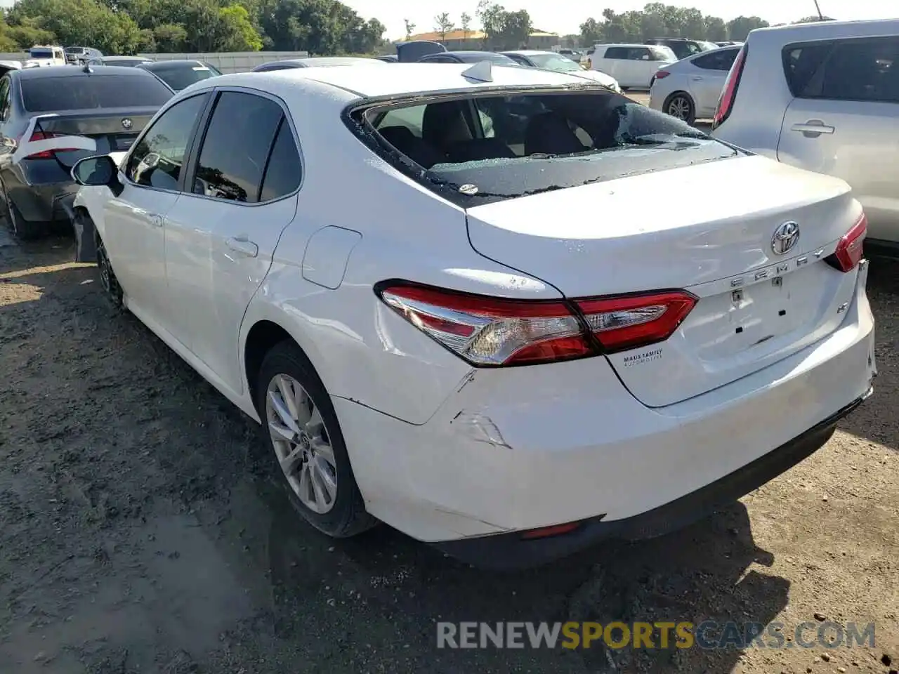 3 Photograph of a damaged car 4T1B11HK1KU760916 TOYOTA CAMRY 2019