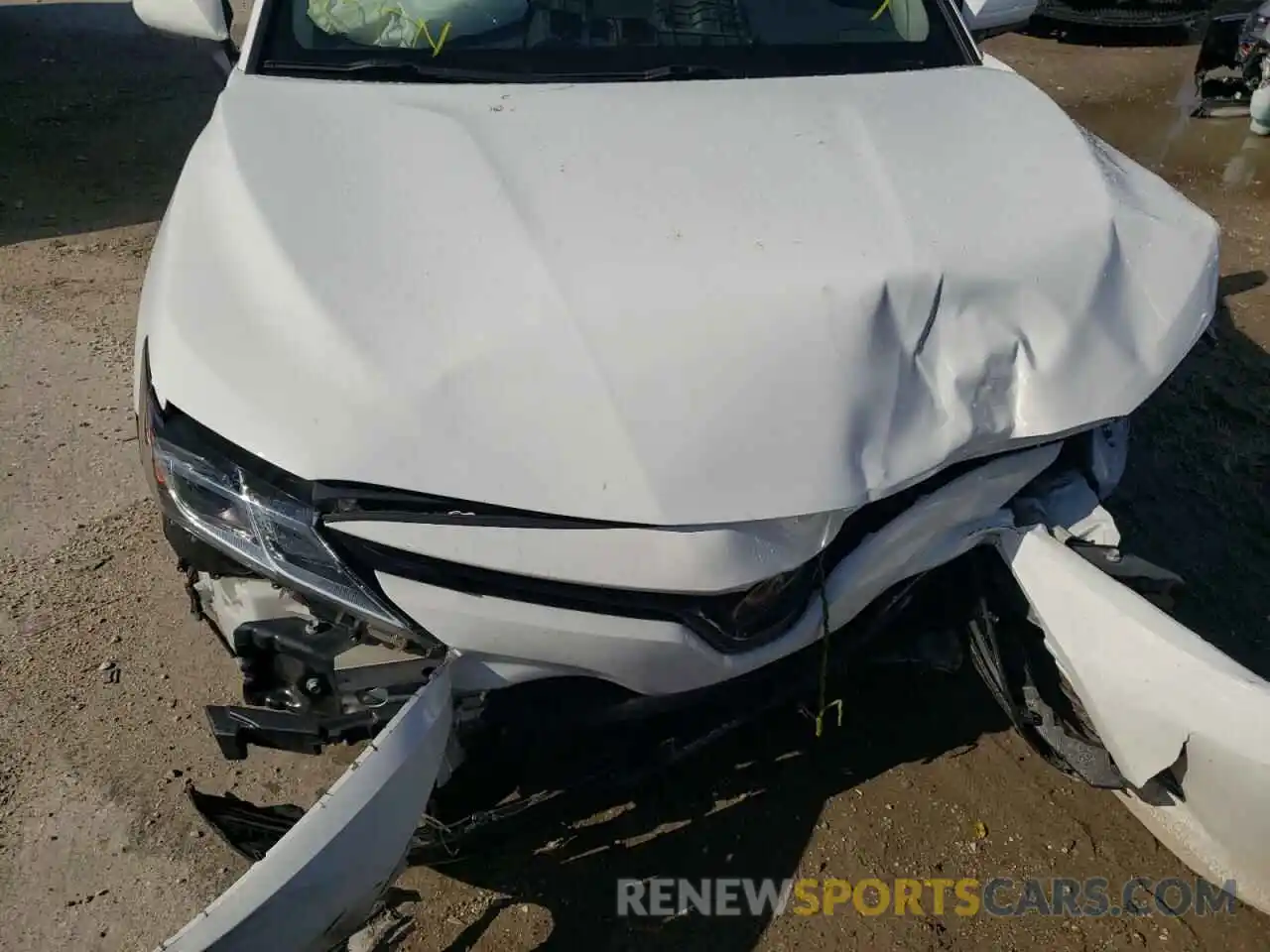 9 Photograph of a damaged car 4T1B11HK1KU760916 TOYOTA CAMRY 2019