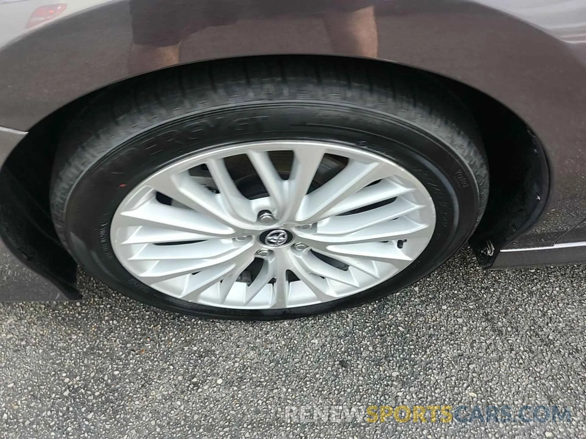 1 Photograph of a damaged car 4T1B11HK1KU762097 TOYOTA CAMRY 2019