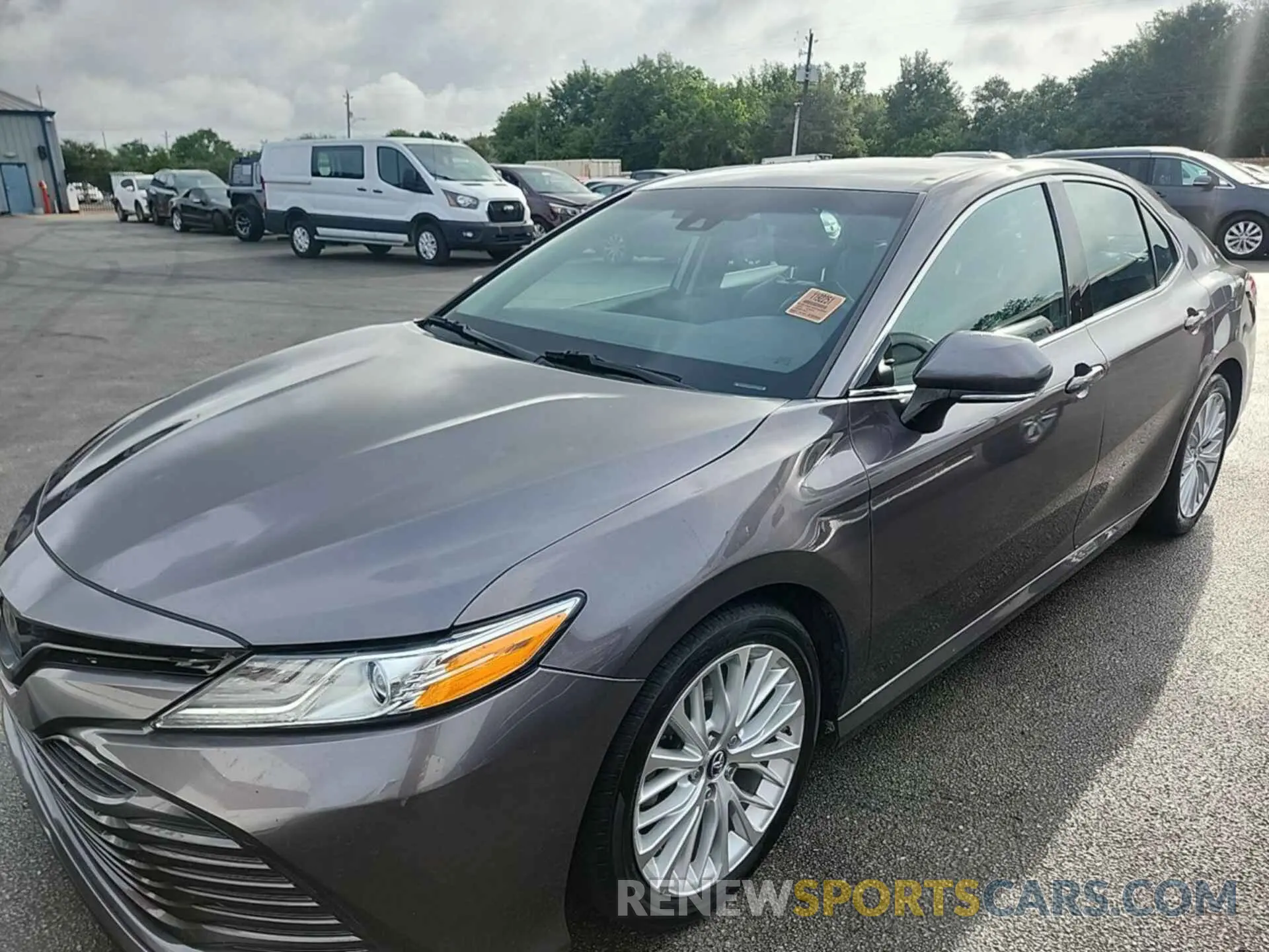 12 Photograph of a damaged car 4T1B11HK1KU762097 TOYOTA CAMRY 2019