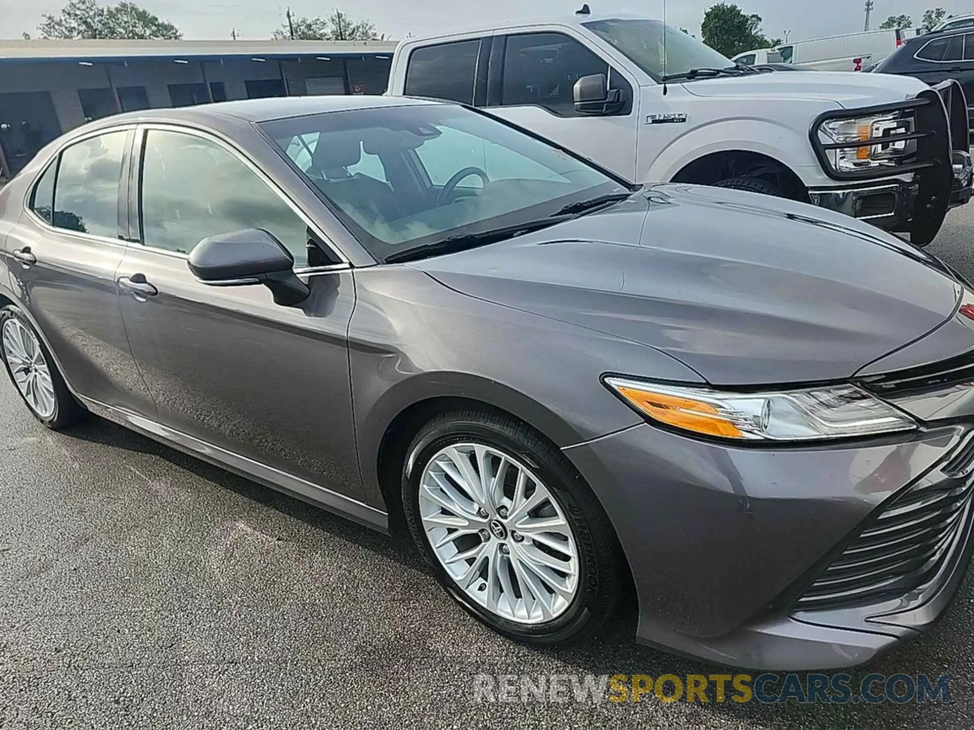 4 Photograph of a damaged car 4T1B11HK1KU762097 TOYOTA CAMRY 2019