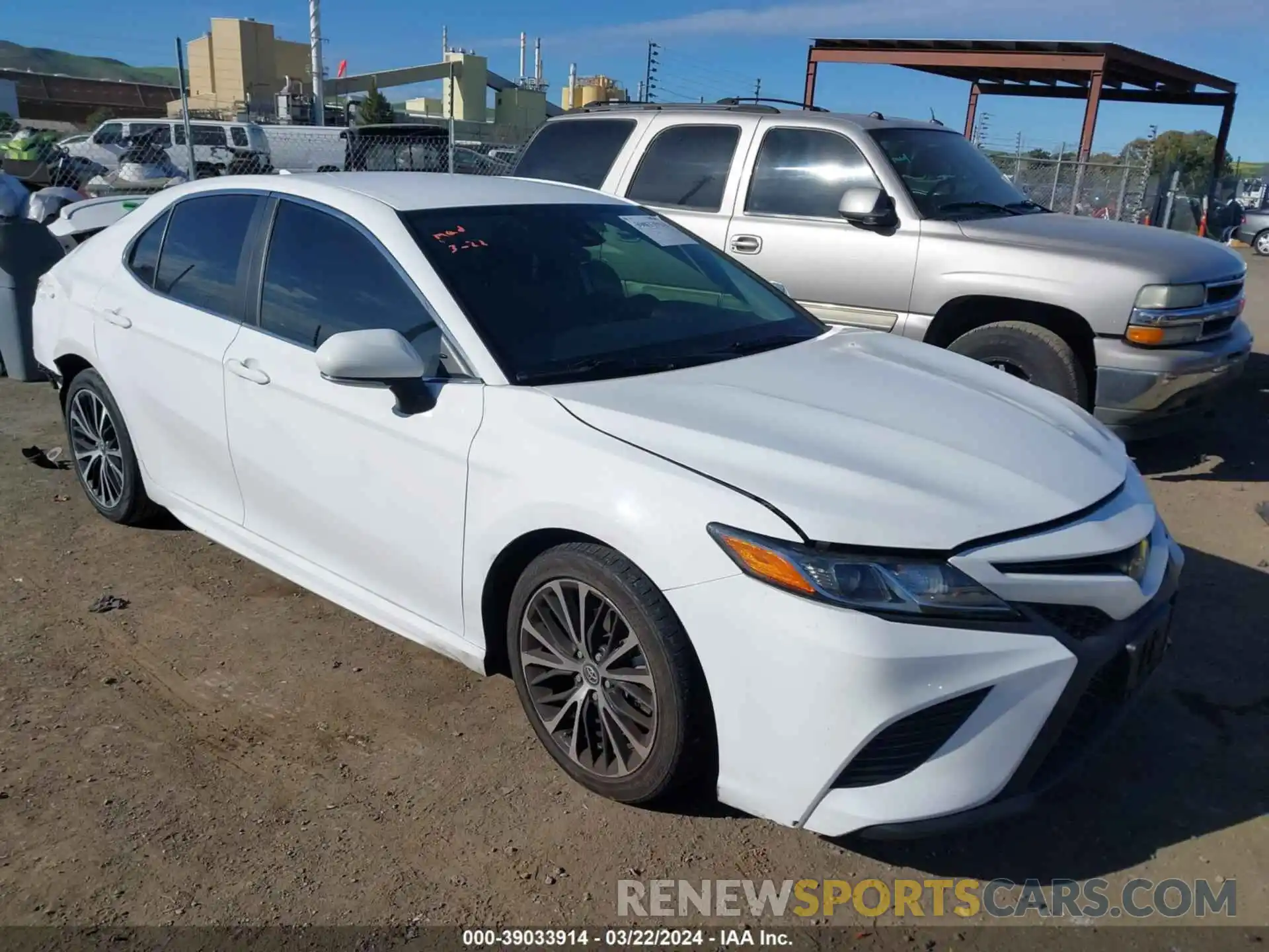 1 Photograph of a damaged car 4T1B11HK1KU766280 TOYOTA CAMRY 2019