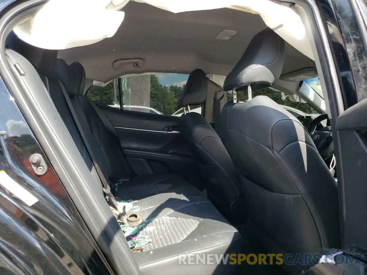 10 Photograph of a damaged car 4T1B11HK1KU767543 TOYOTA CAMRY 2019