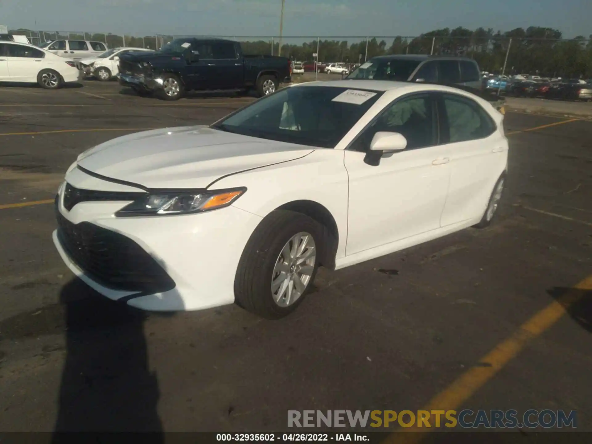 2 Photograph of a damaged car 4T1B11HK1KU767672 TOYOTA CAMRY 2019