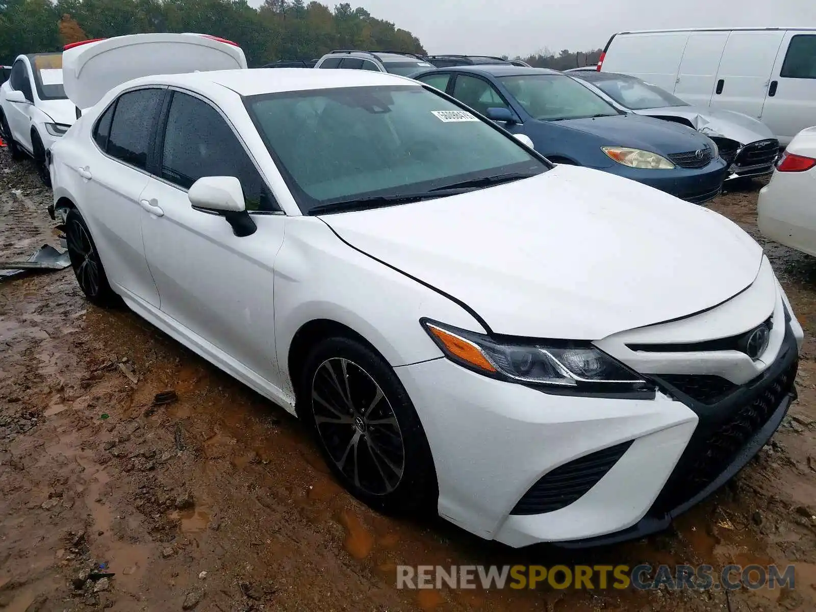 1 Photograph of a damaged car 4T1B11HK1KU768997 TOYOTA CAMRY 2019