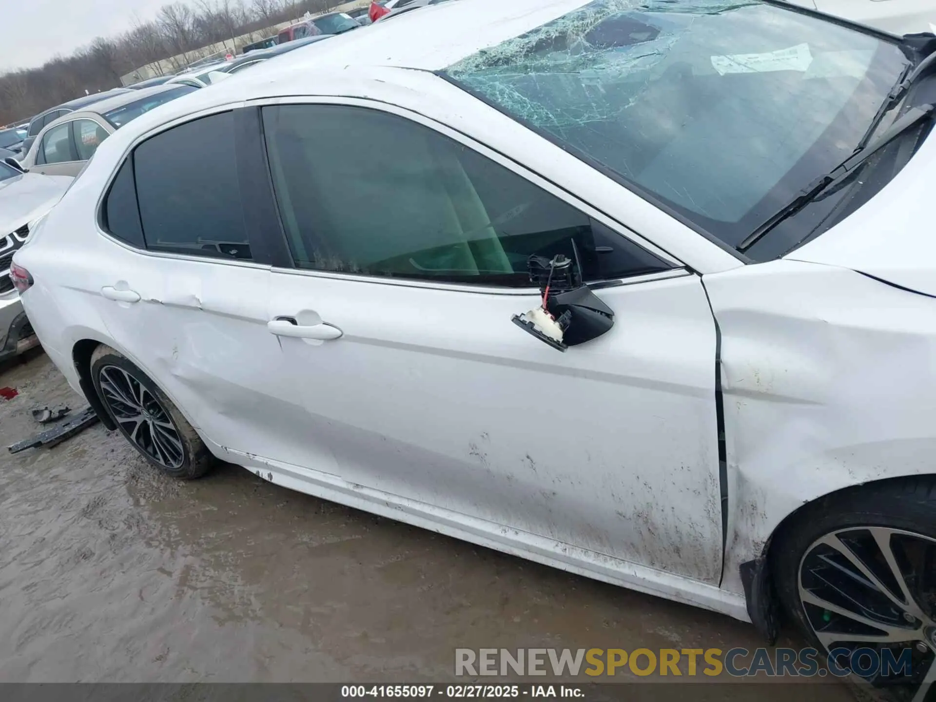 13 Photograph of a damaged car 4T1B11HK1KU770538 TOYOTA CAMRY 2019