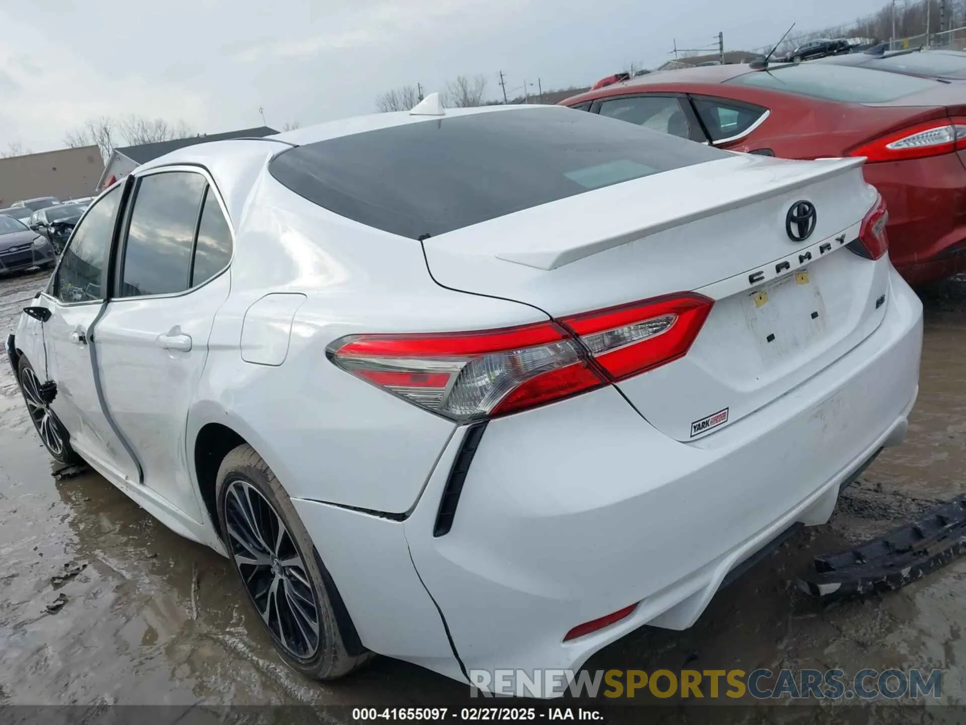 3 Photograph of a damaged car 4T1B11HK1KU770538 TOYOTA CAMRY 2019