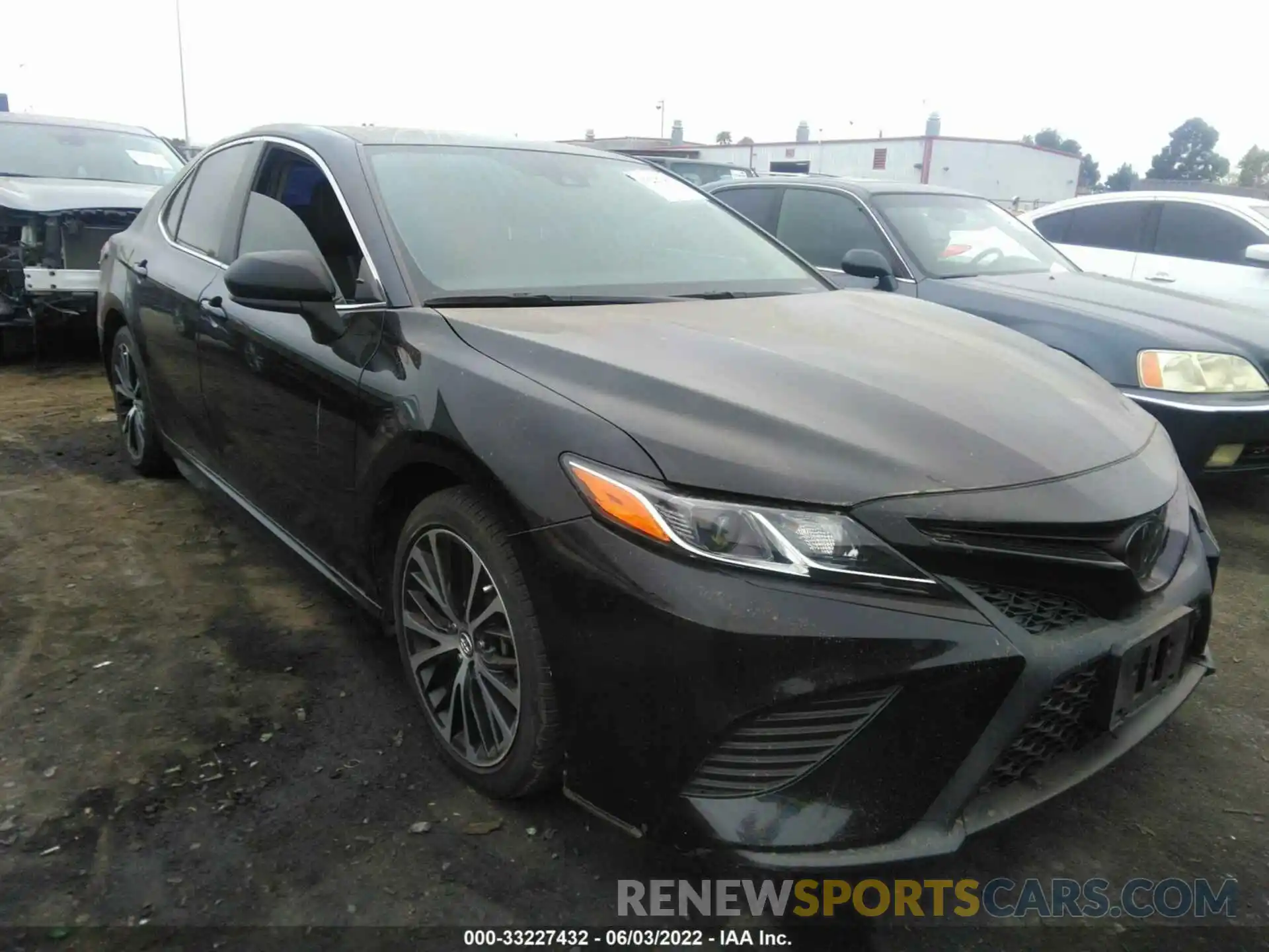 1 Photograph of a damaged car 4T1B11HK1KU774377 TOYOTA CAMRY 2019