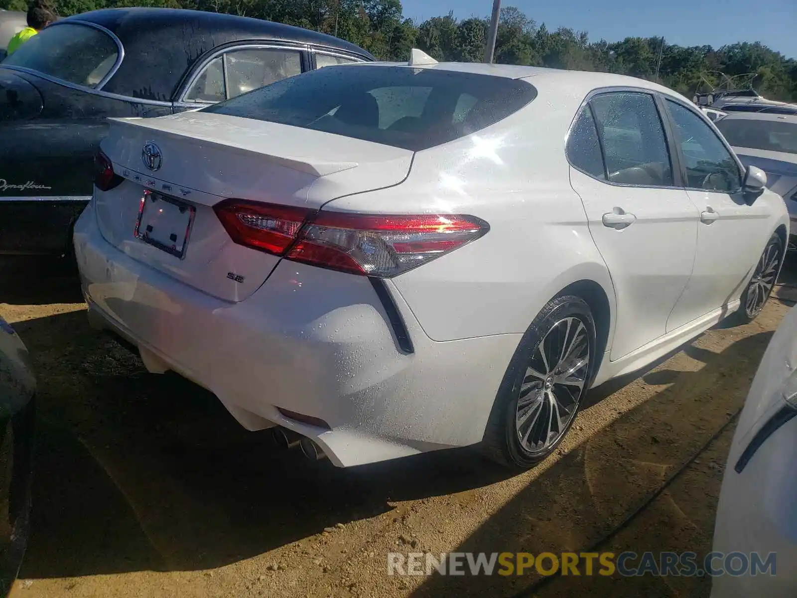 4 Photograph of a damaged car 4T1B11HK1KU778591 TOYOTA CAMRY 2019