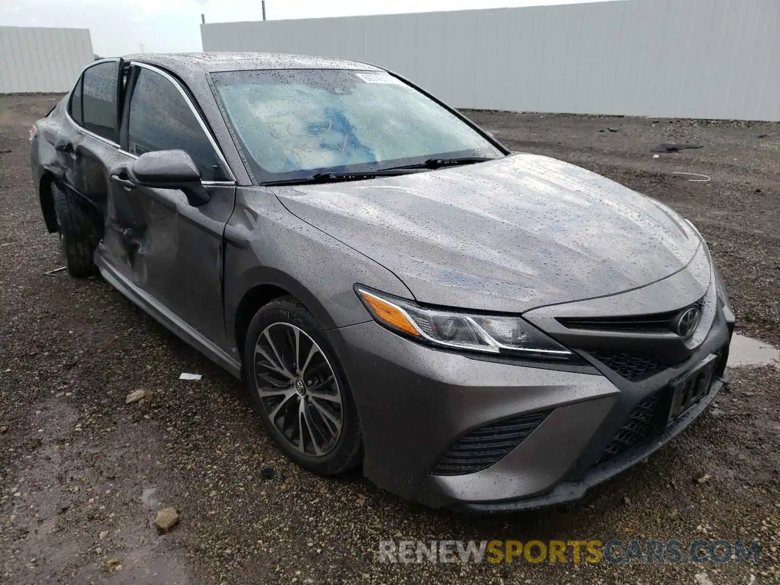 1 Photograph of a damaged car 4T1B11HK1KU779112 TOYOTA CAMRY 2019