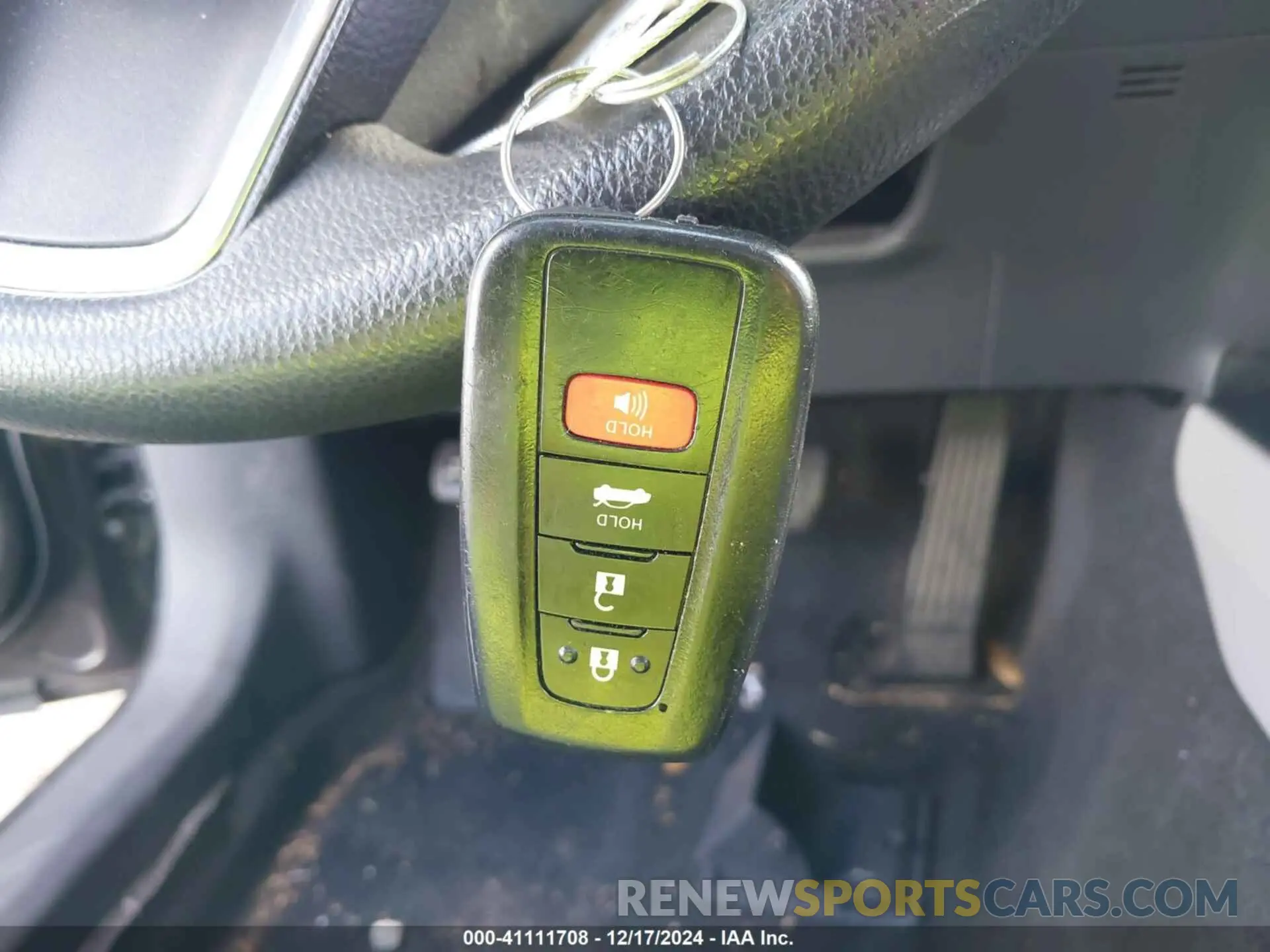 11 Photograph of a damaged car 4T1B11HK1KU785797 TOYOTA CAMRY 2019