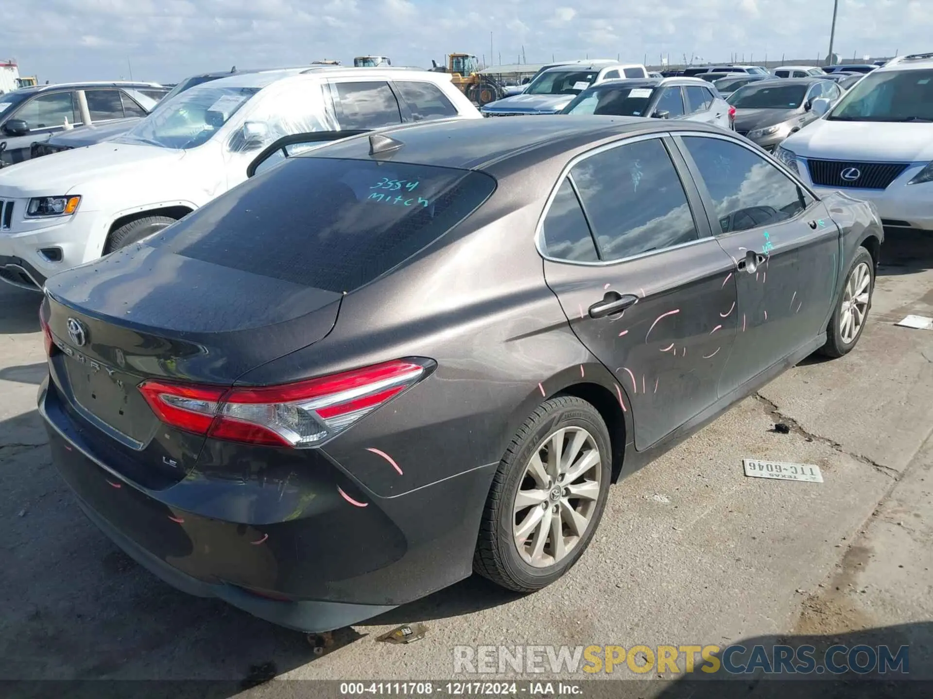 4 Photograph of a damaged car 4T1B11HK1KU785797 TOYOTA CAMRY 2019