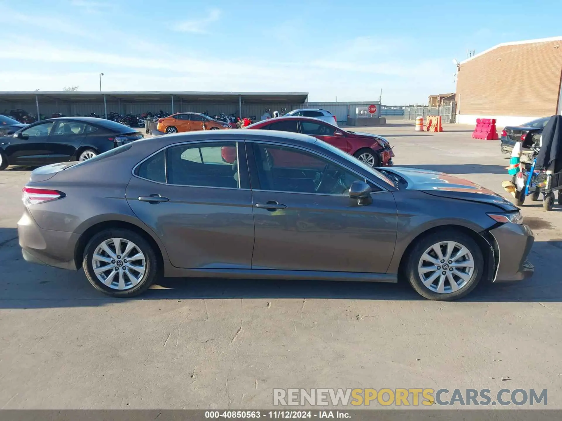 13 Photograph of a damaged car 4T1B11HK1KU787274 TOYOTA CAMRY 2019