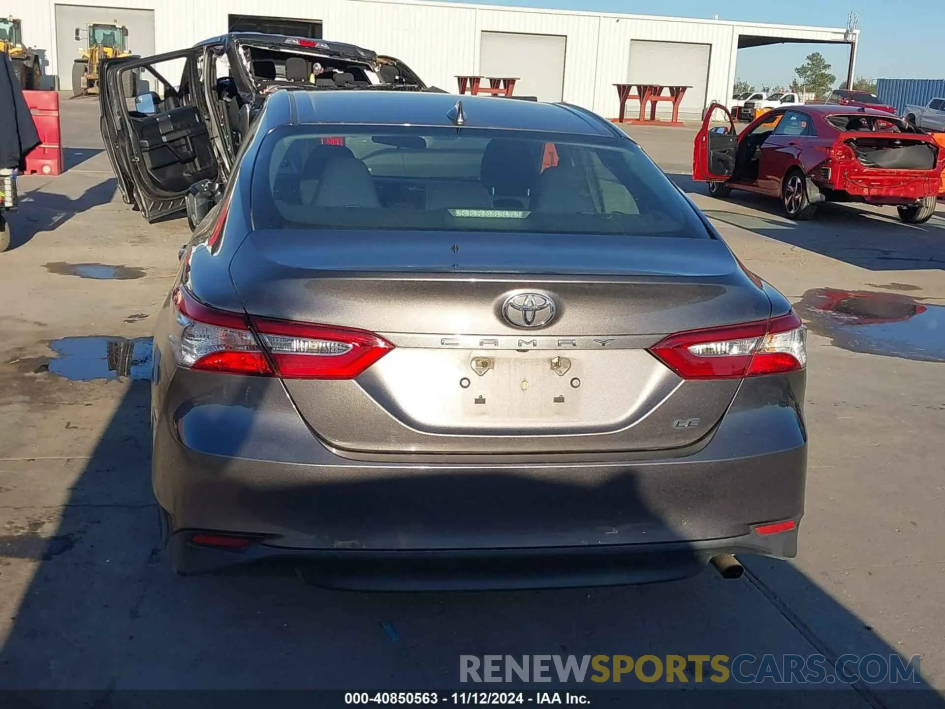 16 Photograph of a damaged car 4T1B11HK1KU787274 TOYOTA CAMRY 2019