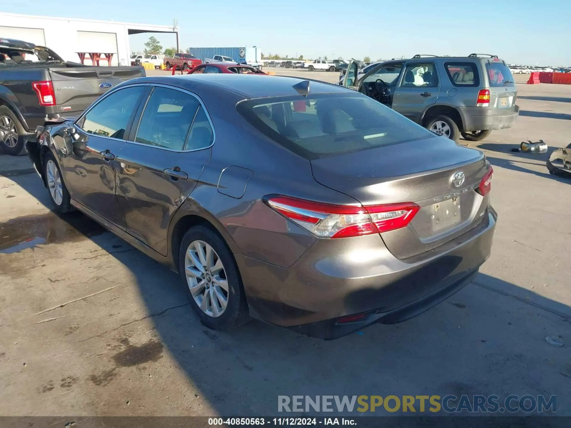 3 Photograph of a damaged car 4T1B11HK1KU787274 TOYOTA CAMRY 2019
