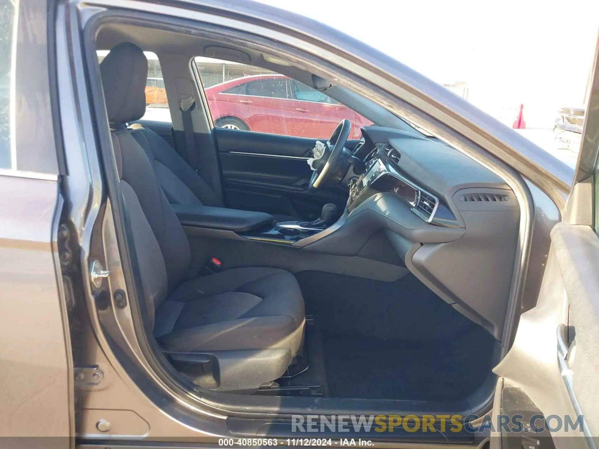 5 Photograph of a damaged car 4T1B11HK1KU787274 TOYOTA CAMRY 2019