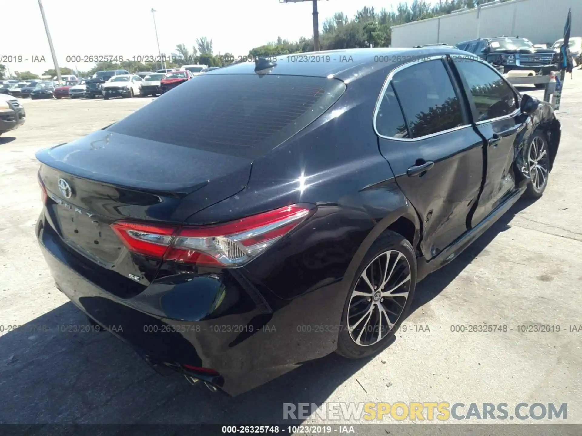 4 Photograph of a damaged car 4T1B11HK1KU789428 TOYOTA CAMRY 2019