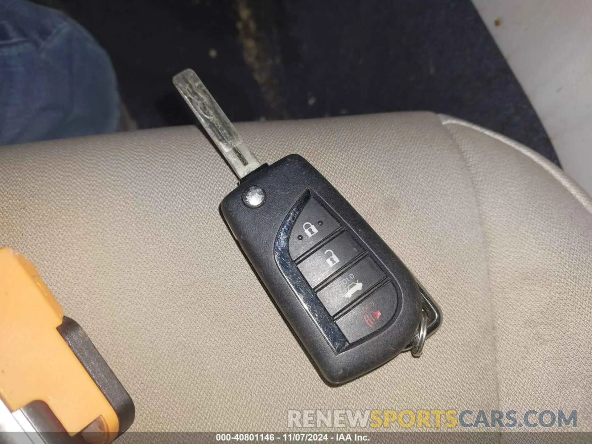 11 Photograph of a damaged car 4T1B11HK1KU796072 TOYOTA CAMRY 2019