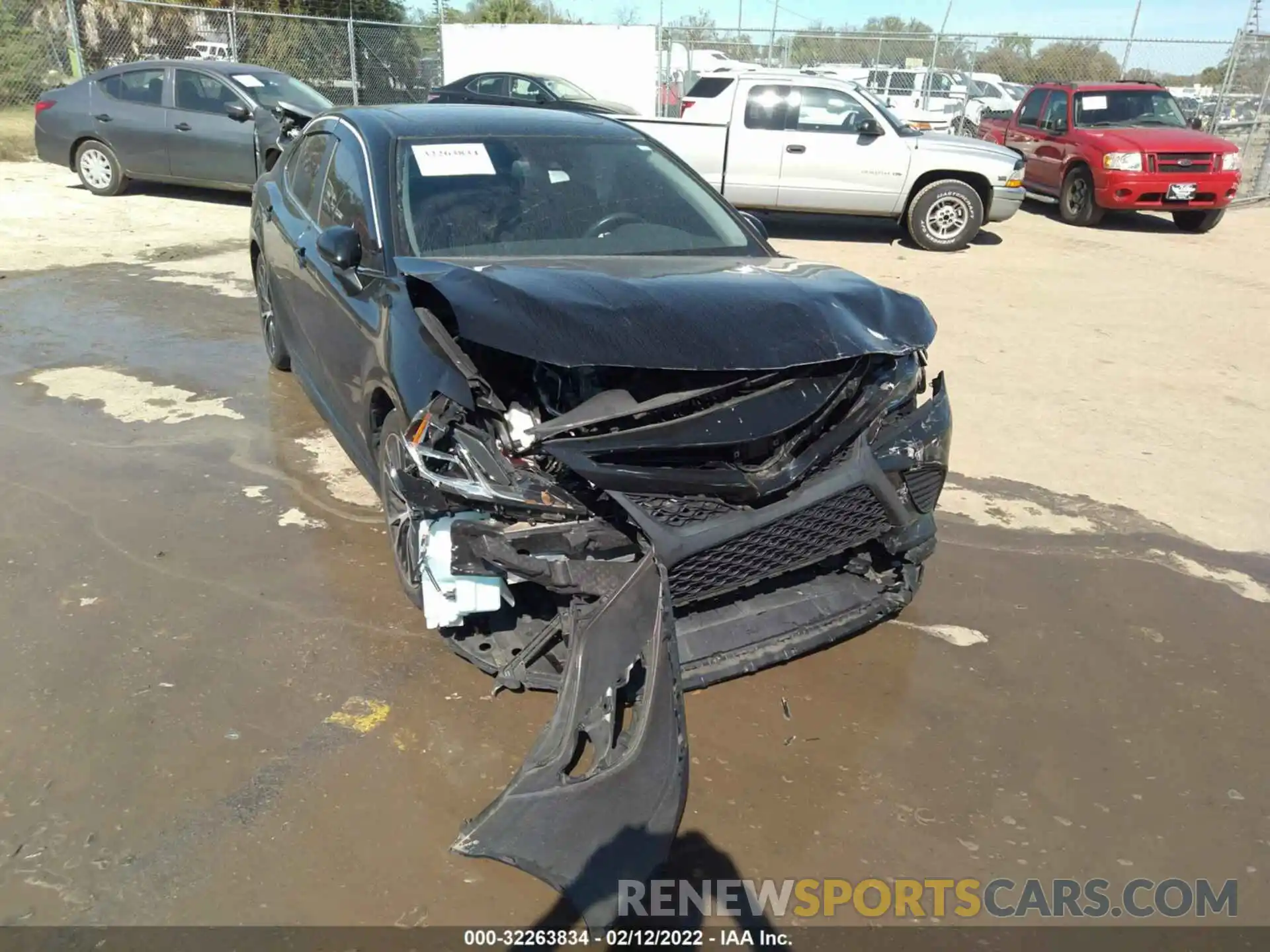 6 Photograph of a damaged car 4T1B11HK1KU796895 TOYOTA CAMRY 2019