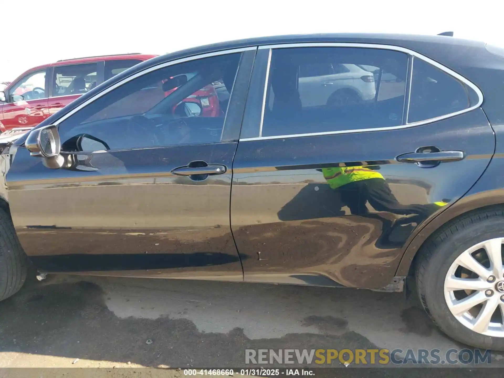 15 Photograph of a damaged car 4T1B11HK1KU803490 TOYOTA CAMRY 2019