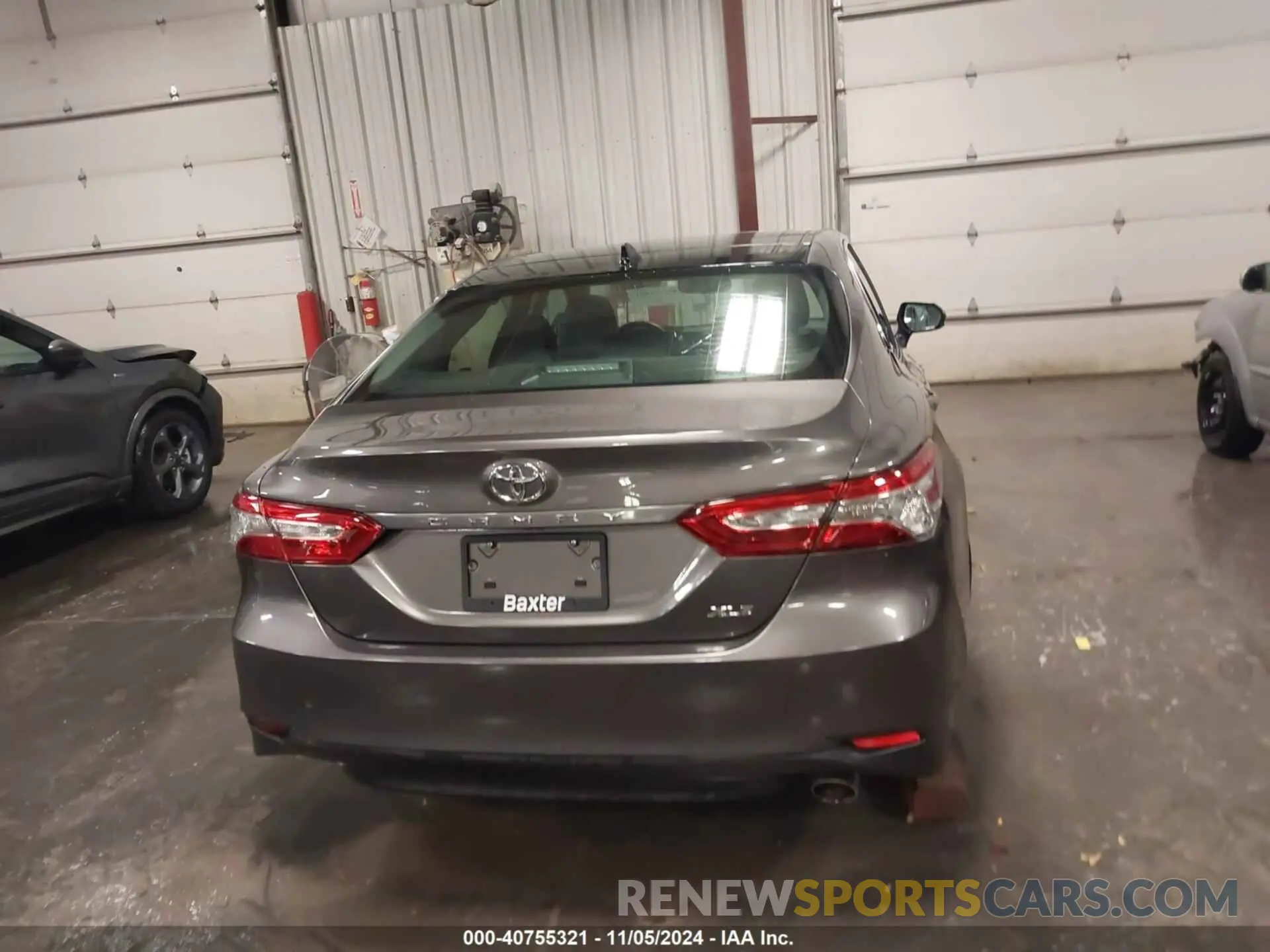 16 Photograph of a damaged car 4T1B11HK1KU804106 TOYOTA CAMRY 2019