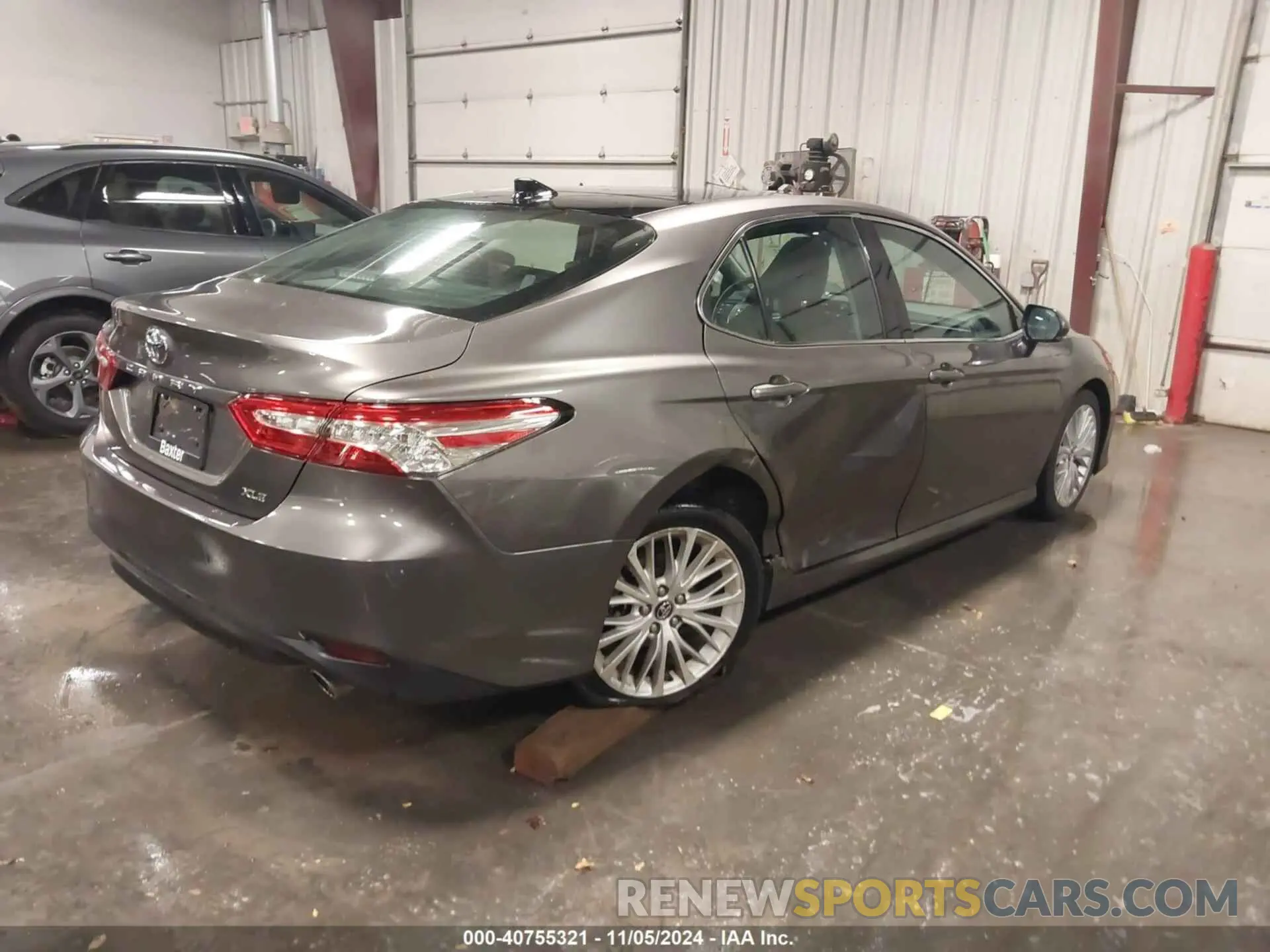 4 Photograph of a damaged car 4T1B11HK1KU804106 TOYOTA CAMRY 2019