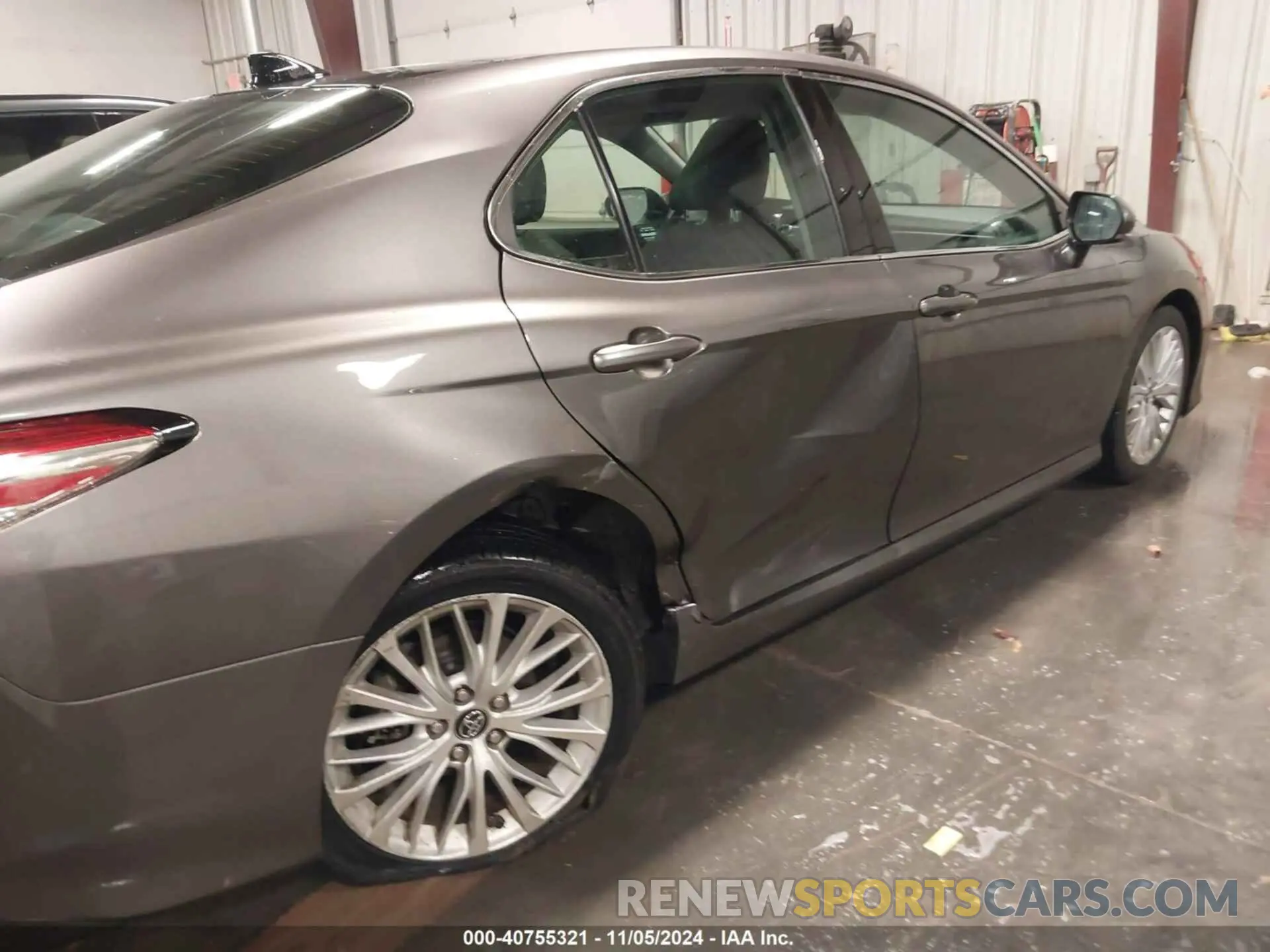 6 Photograph of a damaged car 4T1B11HK1KU804106 TOYOTA CAMRY 2019