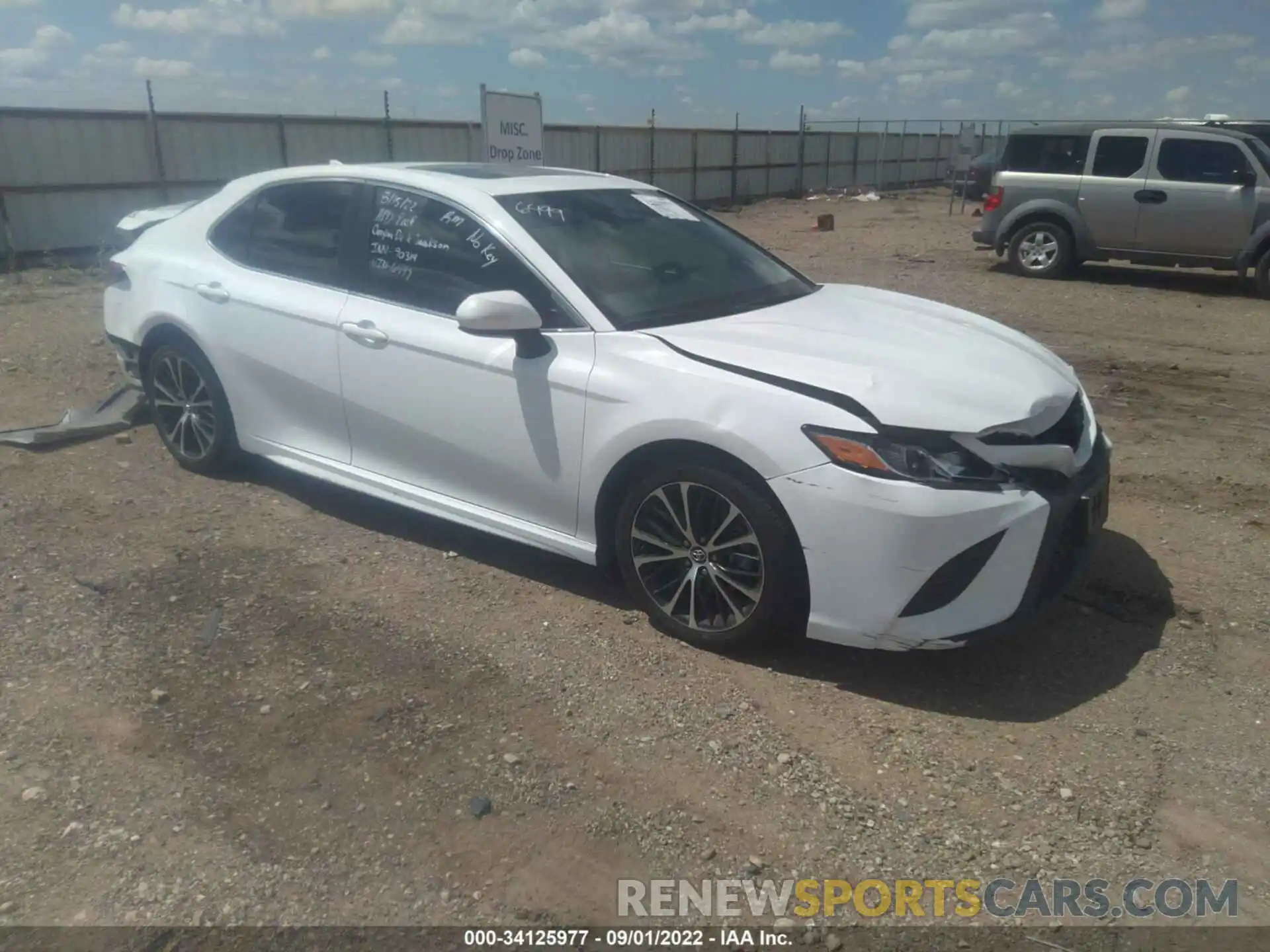 1 Photograph of a damaged car 4T1B11HK1KU806499 TOYOTA CAMRY 2019