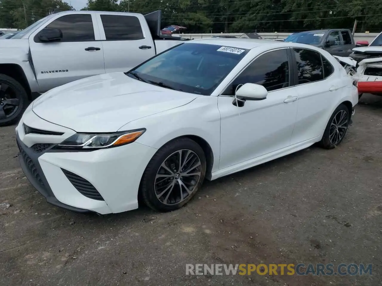 1 Photograph of a damaged car 4T1B11HK1KU810083 TOYOTA CAMRY 2019