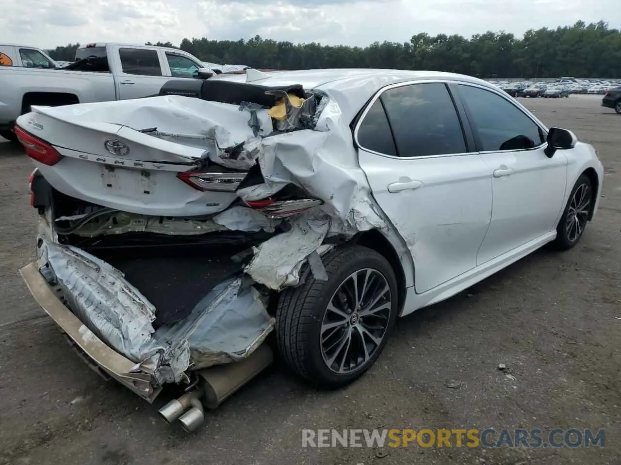 3 Photograph of a damaged car 4T1B11HK1KU810083 TOYOTA CAMRY 2019