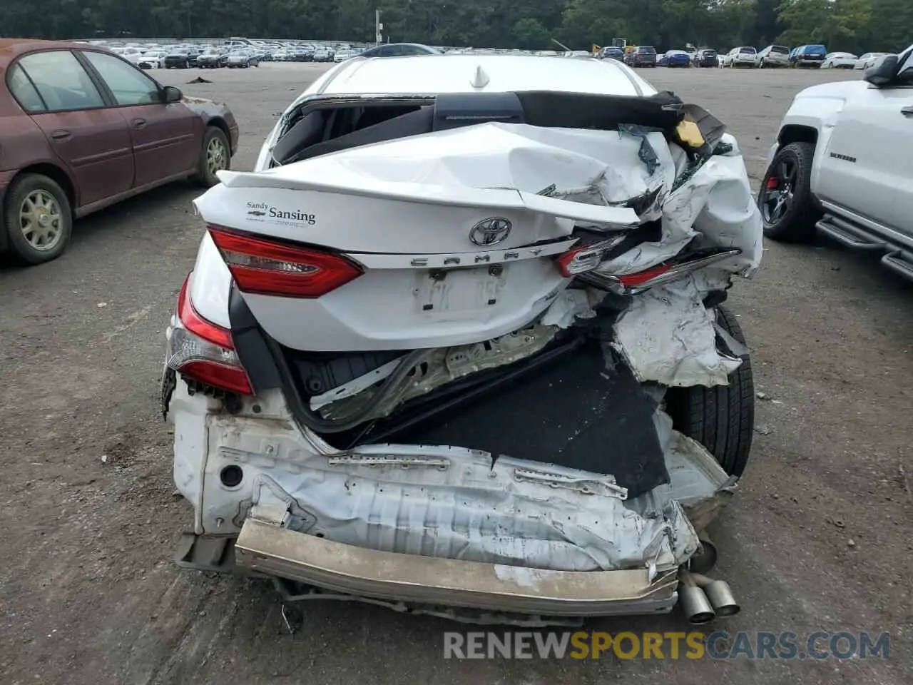 6 Photograph of a damaged car 4T1B11HK1KU810083 TOYOTA CAMRY 2019