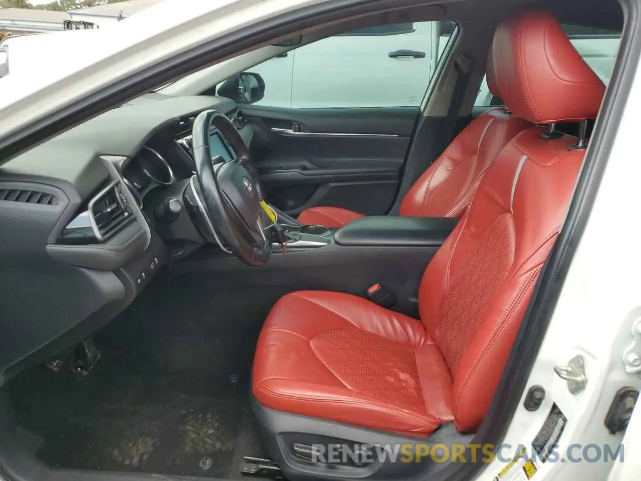 7 Photograph of a damaged car 4T1B11HK1KU810083 TOYOTA CAMRY 2019