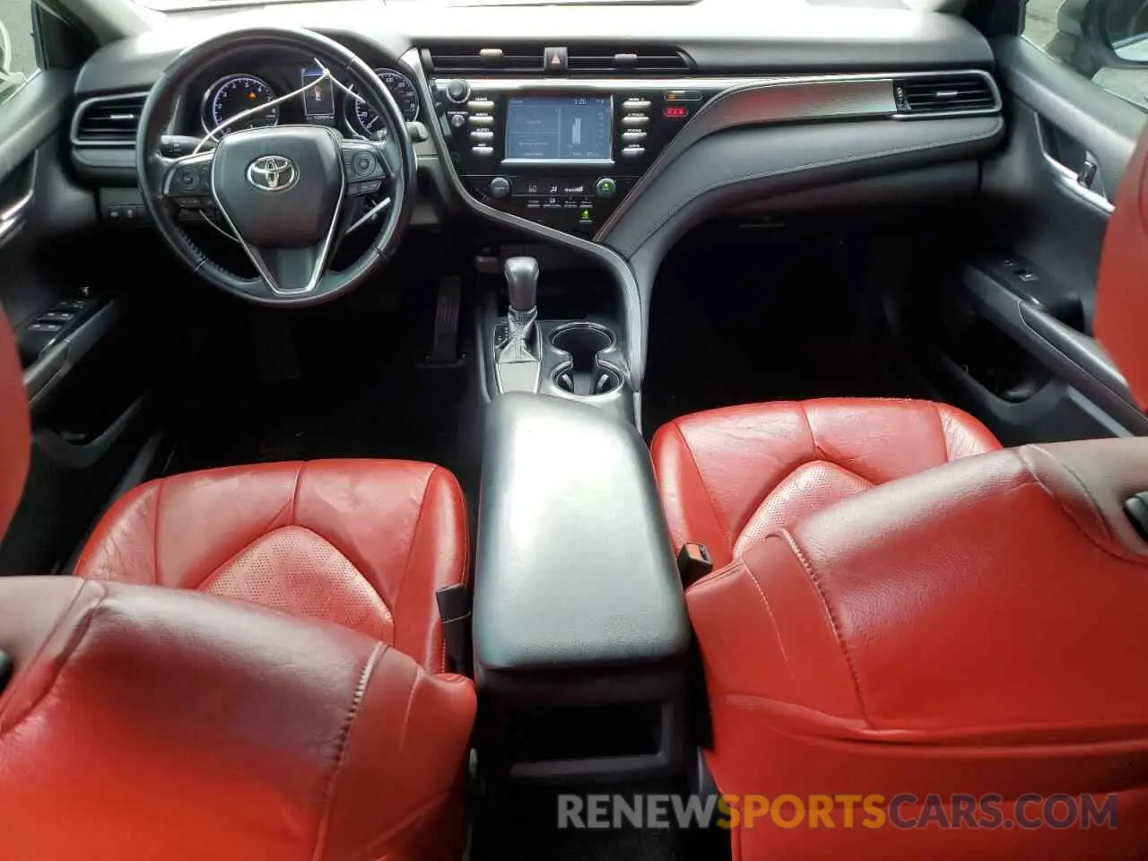 8 Photograph of a damaged car 4T1B11HK1KU810083 TOYOTA CAMRY 2019
