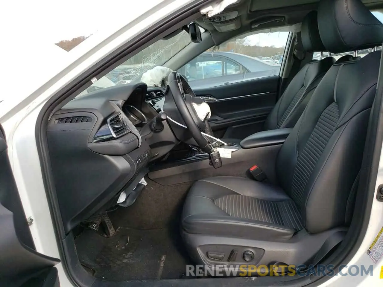7 Photograph of a damaged car 4T1B11HK1KU810309 TOYOTA CAMRY 2019