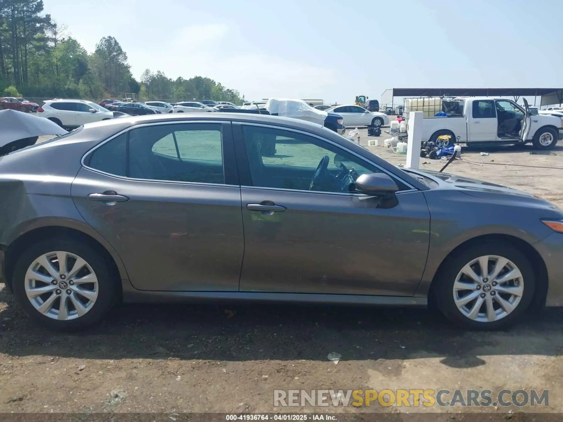 14 Photograph of a damaged car 4T1B11HK1KU816014 TOYOTA CAMRY 2019