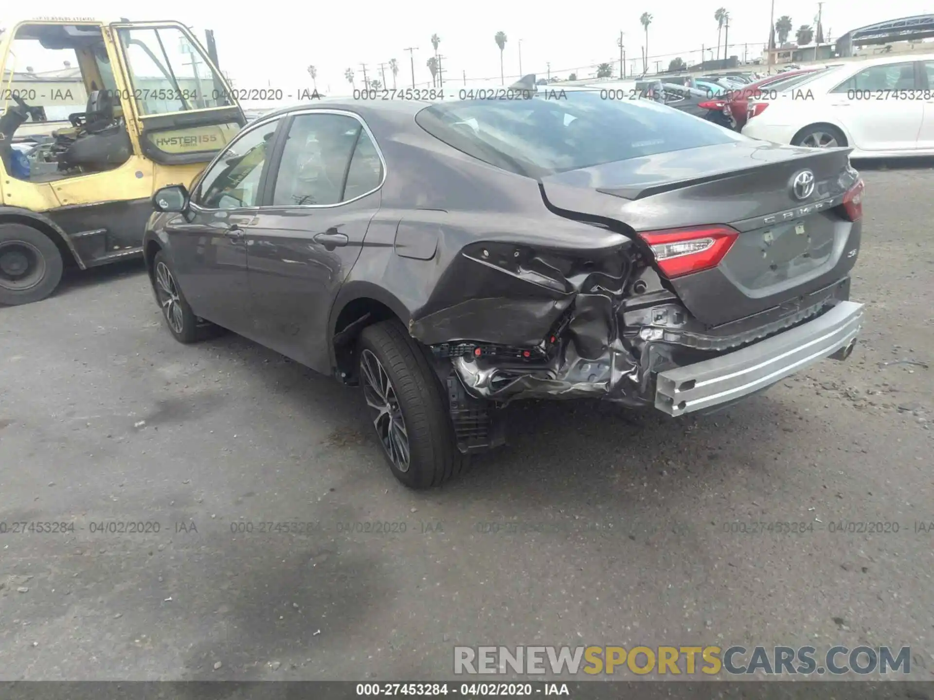 3 Photograph of a damaged car 4T1B11HK1KU816711 TOYOTA CAMRY 2019