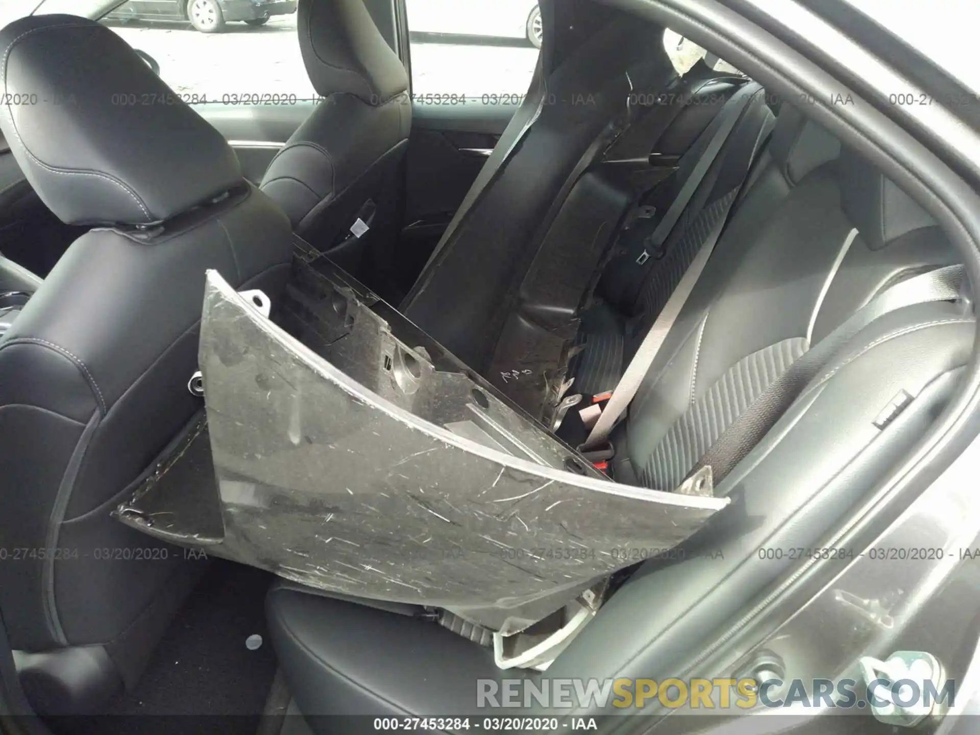 8 Photograph of a damaged car 4T1B11HK1KU816711 TOYOTA CAMRY 2019