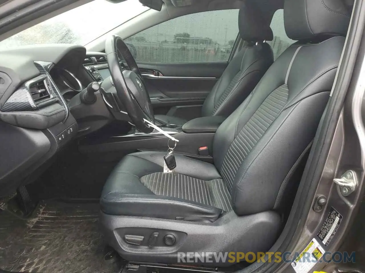 7 Photograph of a damaged car 4T1B11HK1KU820211 TOYOTA CAMRY 2019