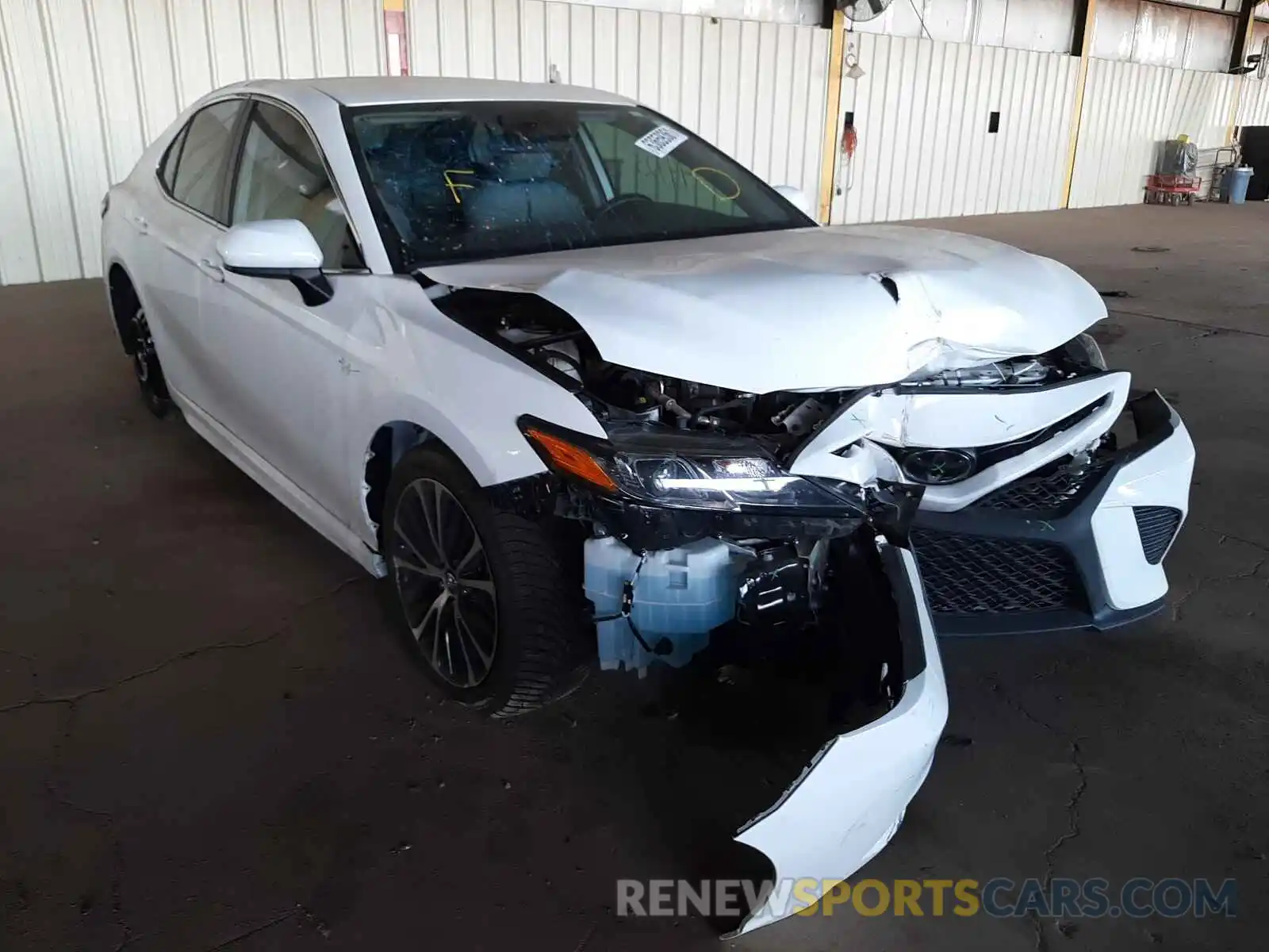 1 Photograph of a damaged car 4T1B11HK1KU822315 TOYOTA CAMRY 2019