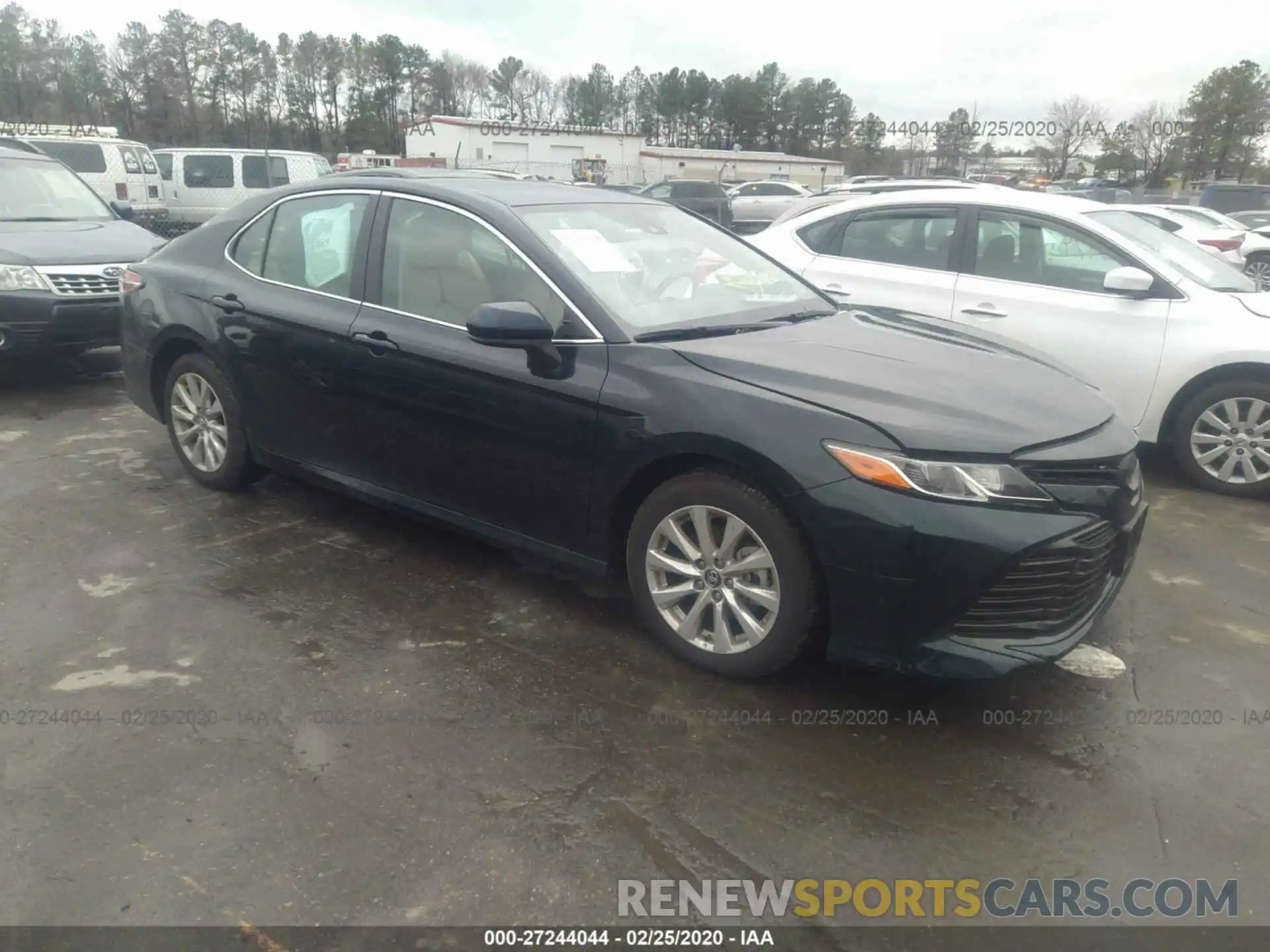 1 Photograph of a damaged car 4T1B11HK1KU826090 TOYOTA CAMRY 2019