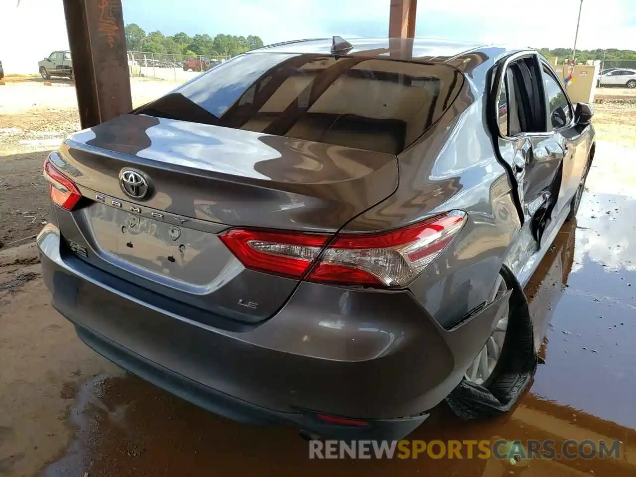 4 Photograph of a damaged car 4T1B11HK1KU830673 TOYOTA CAMRY 2019