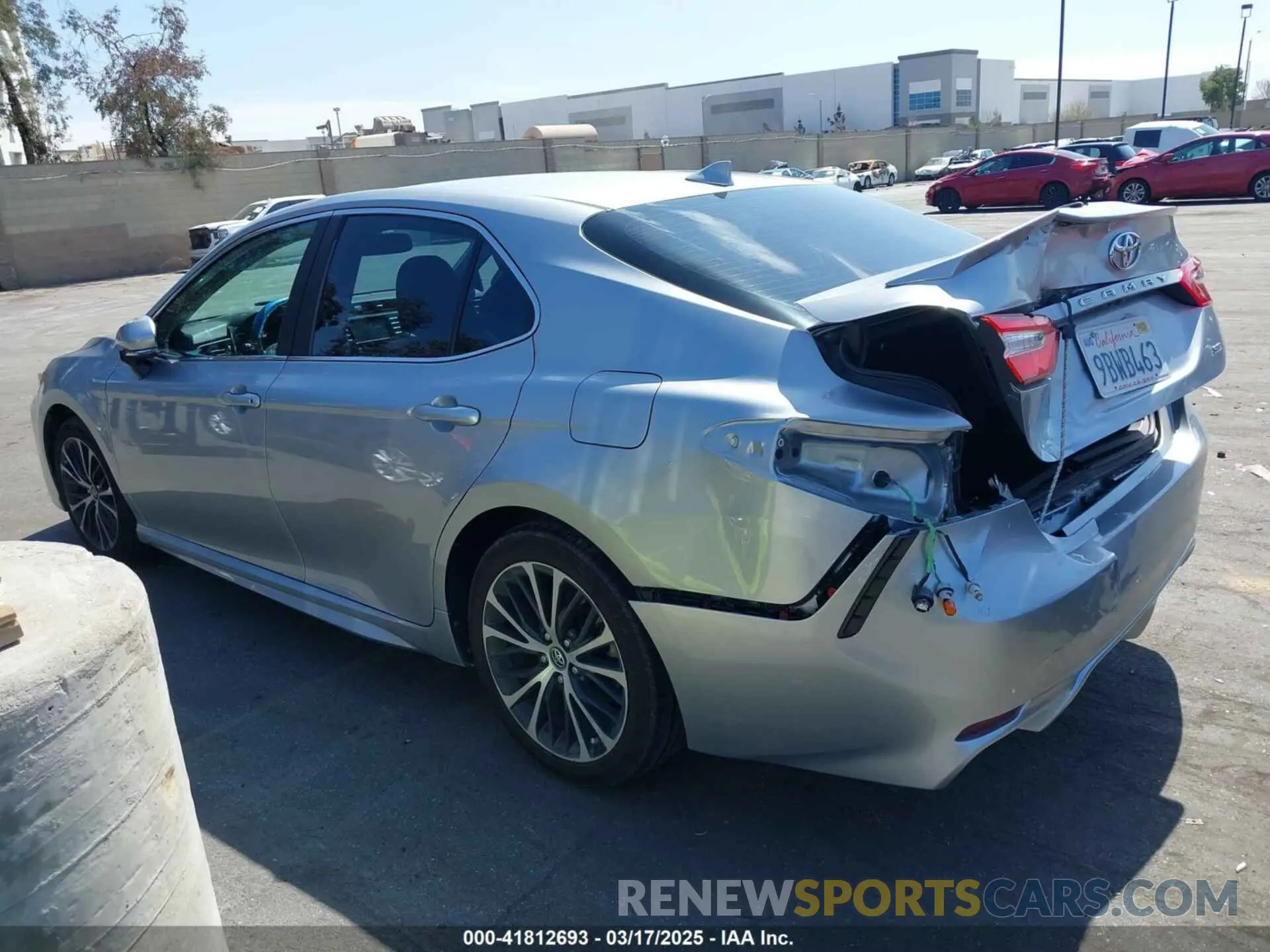 15 Photograph of a damaged car 4T1B11HK1KU831564 TOYOTA CAMRY 2019