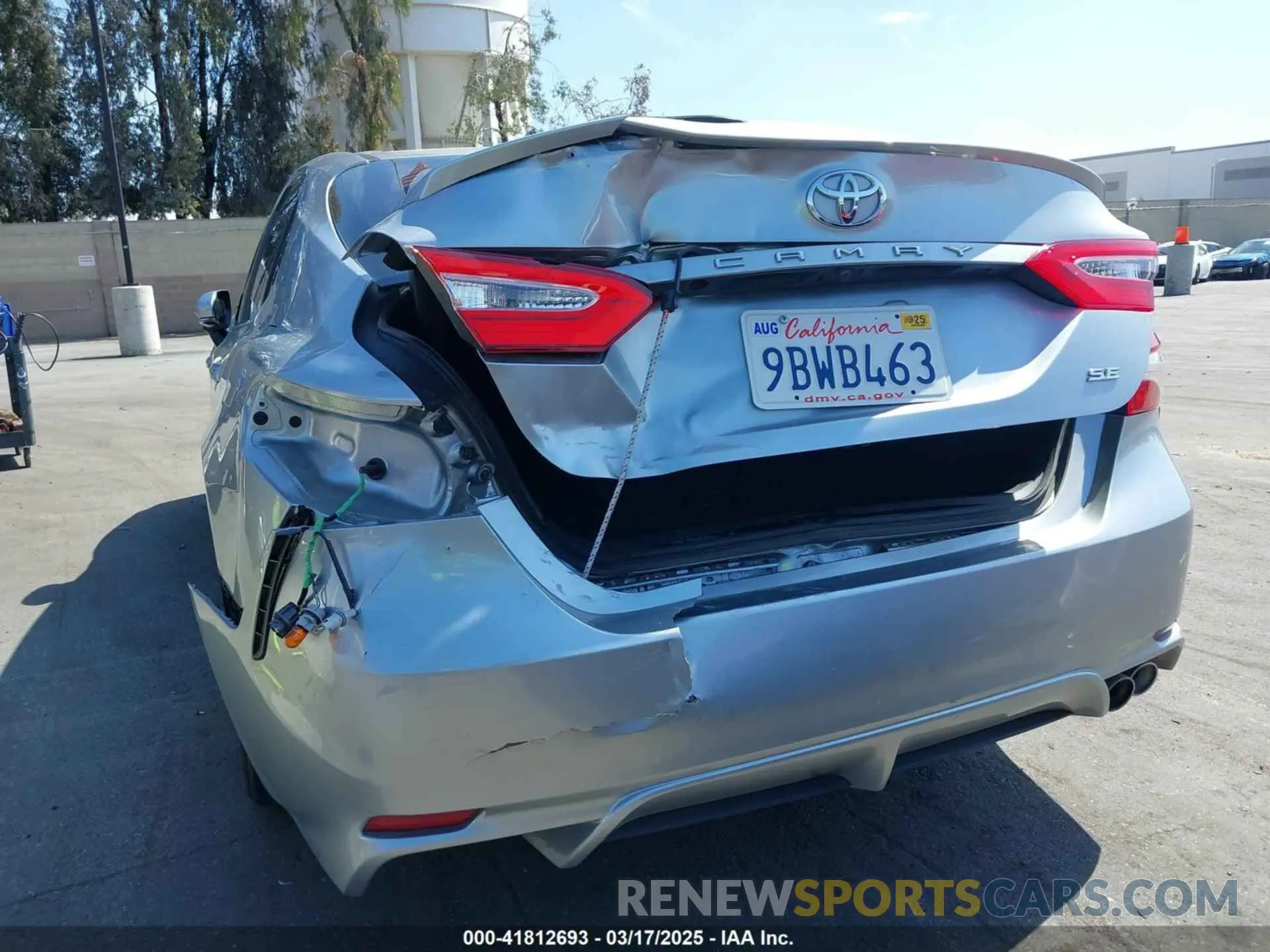 6 Photograph of a damaged car 4T1B11HK1KU831564 TOYOTA CAMRY 2019