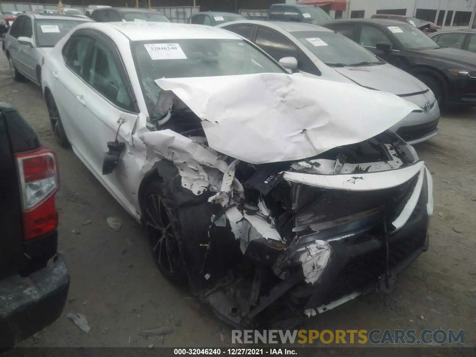 1 Photograph of a damaged car 4T1B11HK1KU832505 TOYOTA CAMRY 2019