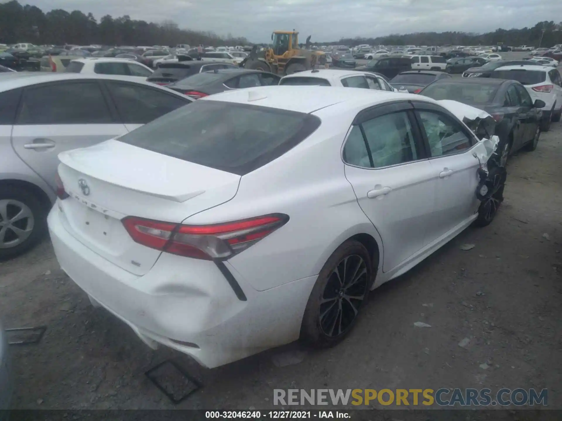 4 Photograph of a damaged car 4T1B11HK1KU832505 TOYOTA CAMRY 2019