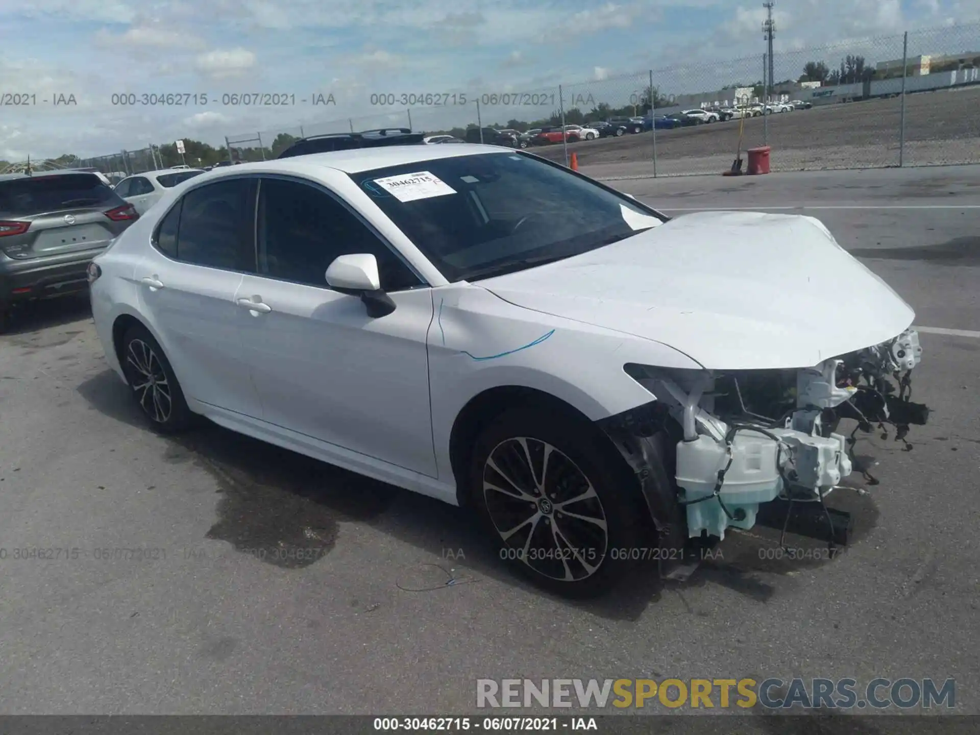 1 Photograph of a damaged car 4T1B11HK1KU836568 TOYOTA CAMRY 2019